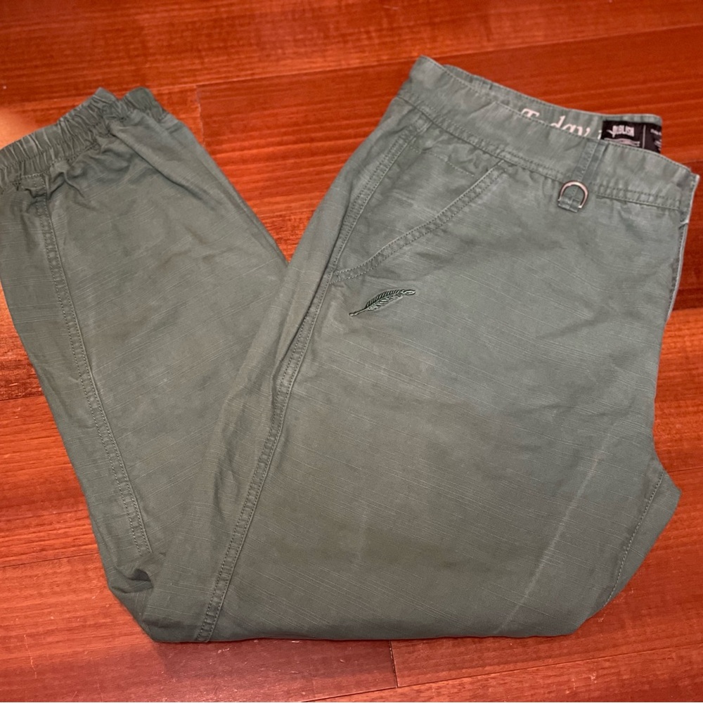 Preowned Men’s Publish Green Joggers Size 36